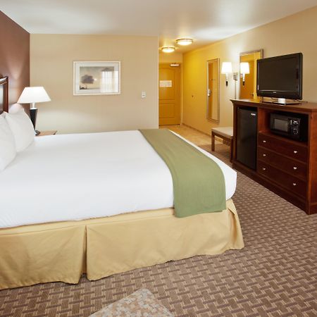 Holiday Inn Express Hotel & Suites Willows By Ihg Kamer foto