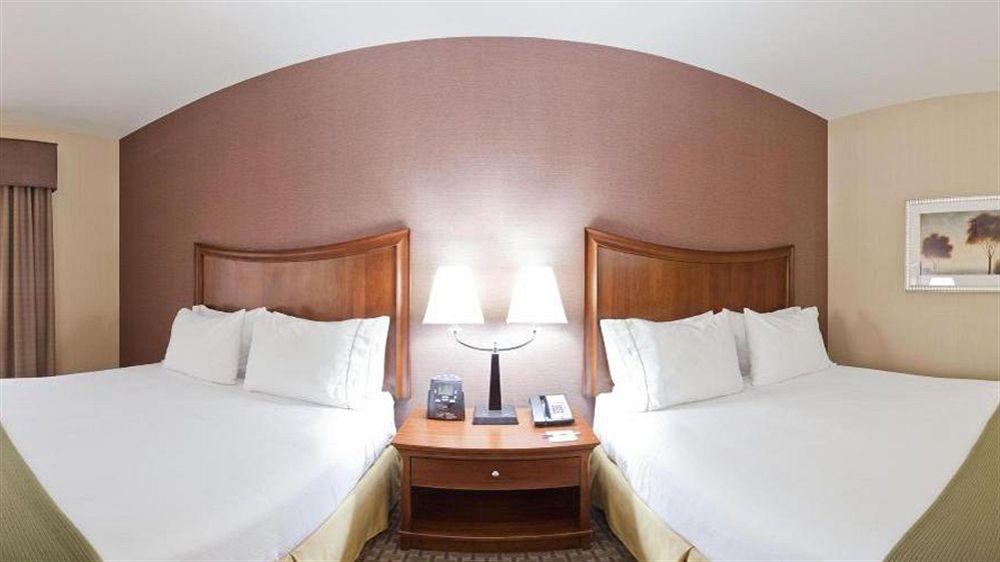 Holiday Inn Express Hotel & Suites Willows By Ihg Buitenkant foto