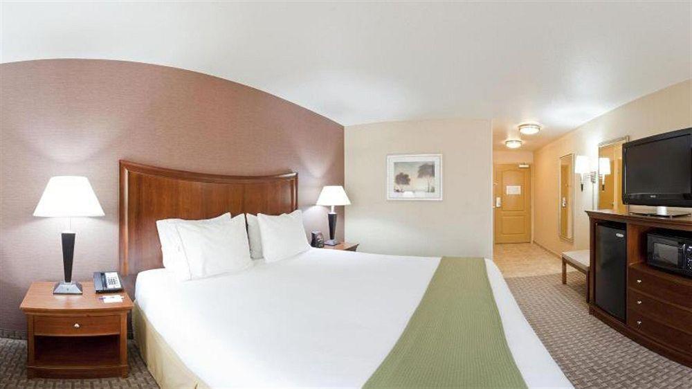Holiday Inn Express Hotel & Suites Willows By Ihg Buitenkant foto