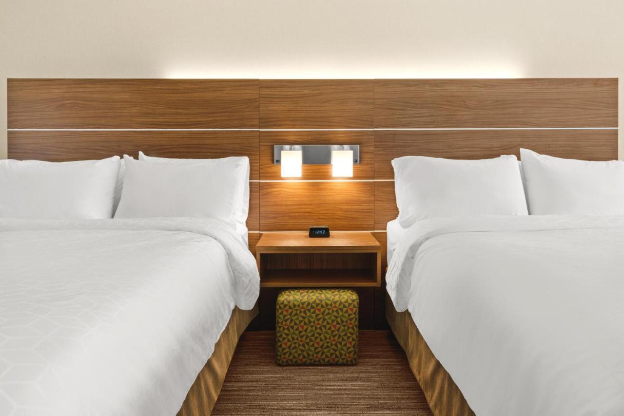 Holiday Inn Express Hotel & Suites Willows By Ihg Buitenkant foto