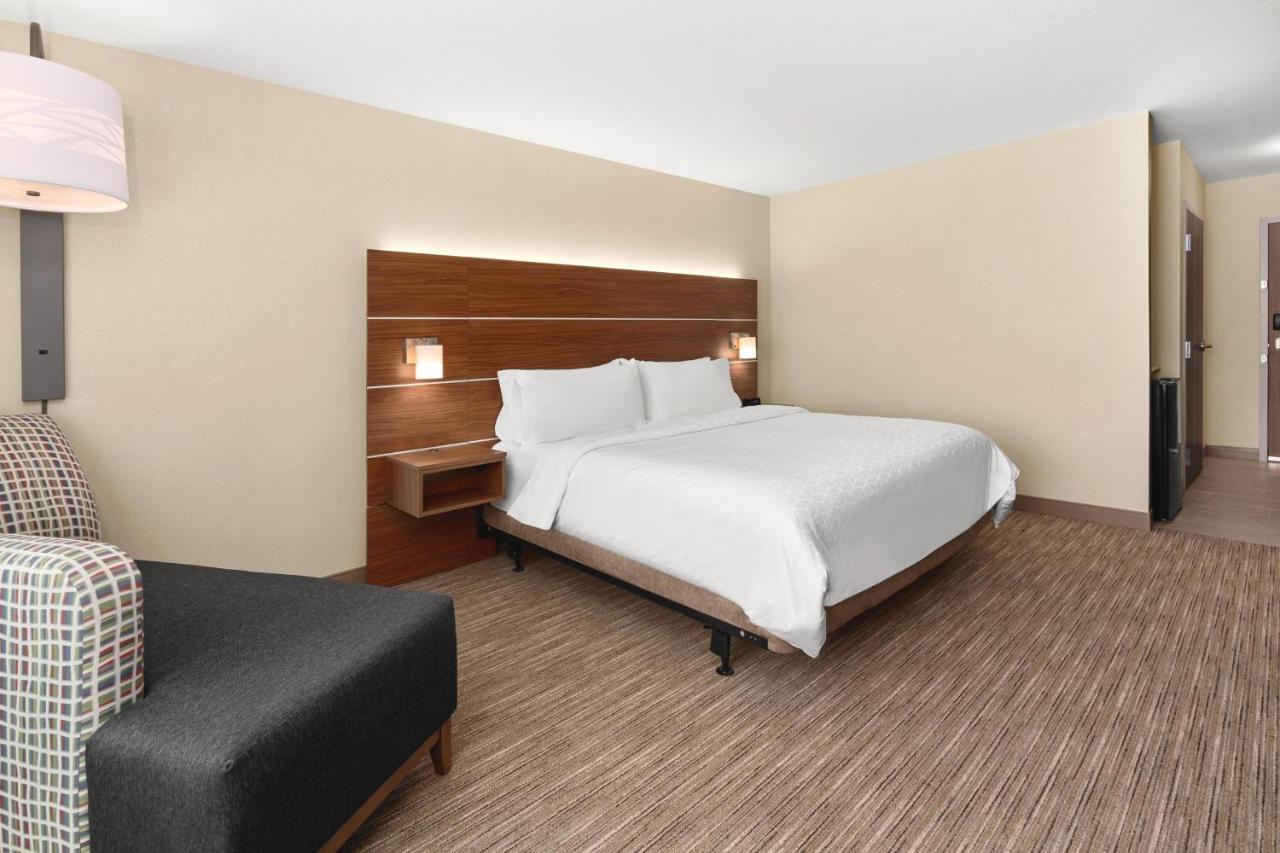 Holiday Inn Express Hotel & Suites Willows By Ihg Buitenkant foto