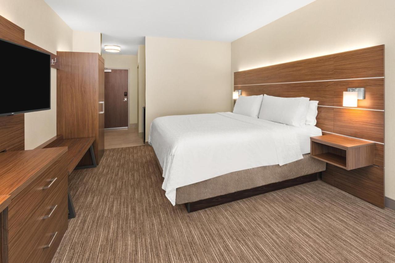 Holiday Inn Express Hotel & Suites Willows By Ihg Buitenkant foto